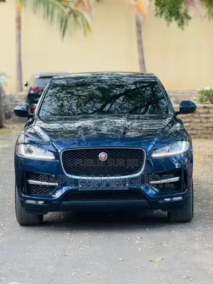 Jaguar F-Pace 2017 Bleu