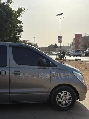 Hyundai Starex 2016 Gris