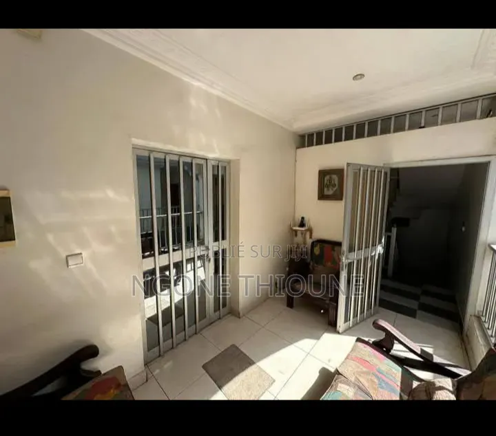 7chbre Maison dans Guediawaye à Vendre