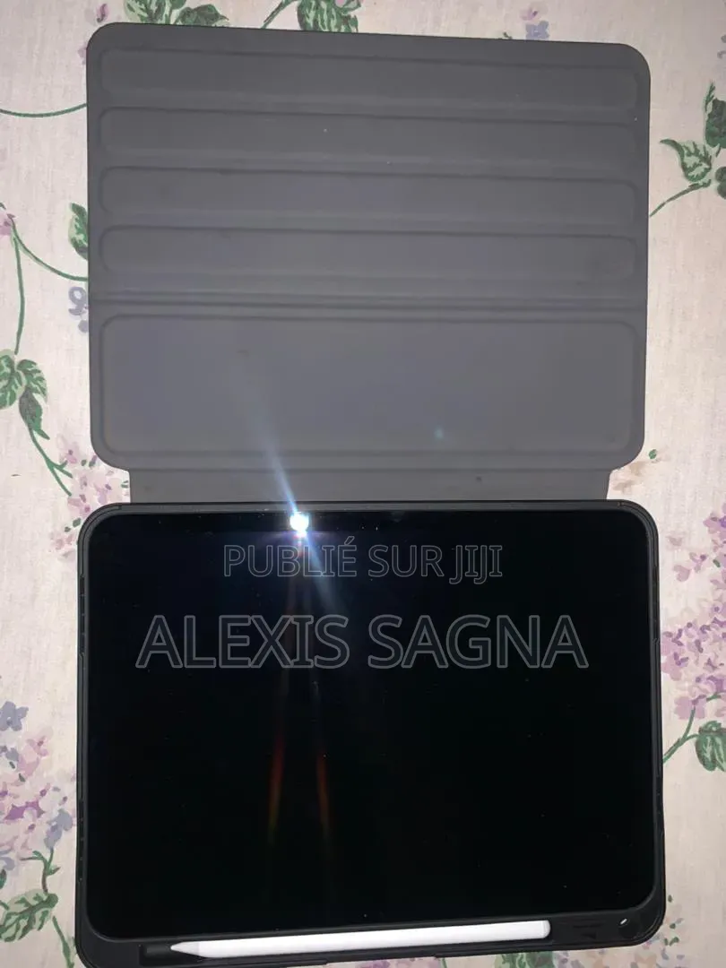Apple iPad (2025) 128 GB Gris