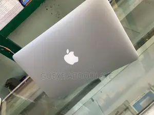 Ordinateur portable Apple MacBook Air 2015 4GB Intel Core i5 SSD 128GB