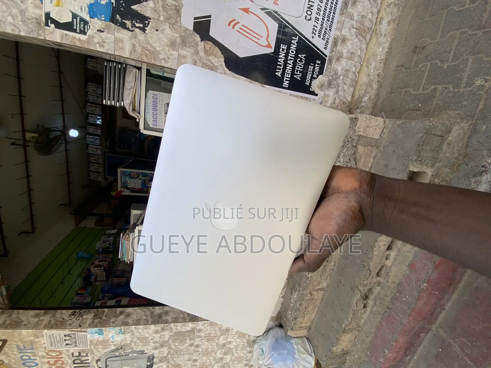 Ordinateur portable Apple MacBook Air 2015 4GB Intel Core i5 SSD 128GB