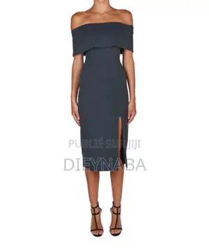 Robe De Soirée Chic À Épaule Dénudé. Taille S. Vert Foncé