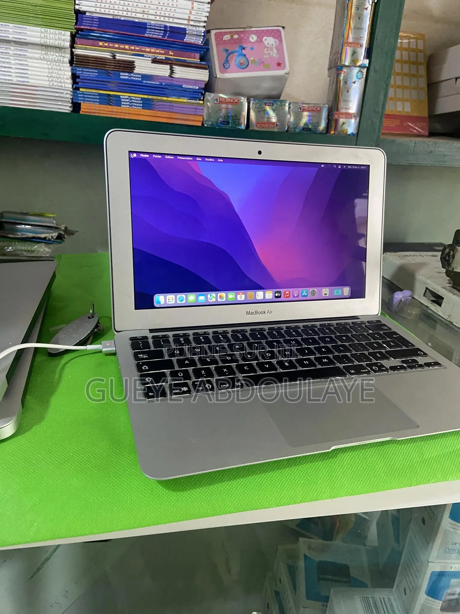 Ordinateur portable Apple MacBook Air 2015 4GB Intel Core i5 SSD 128GB