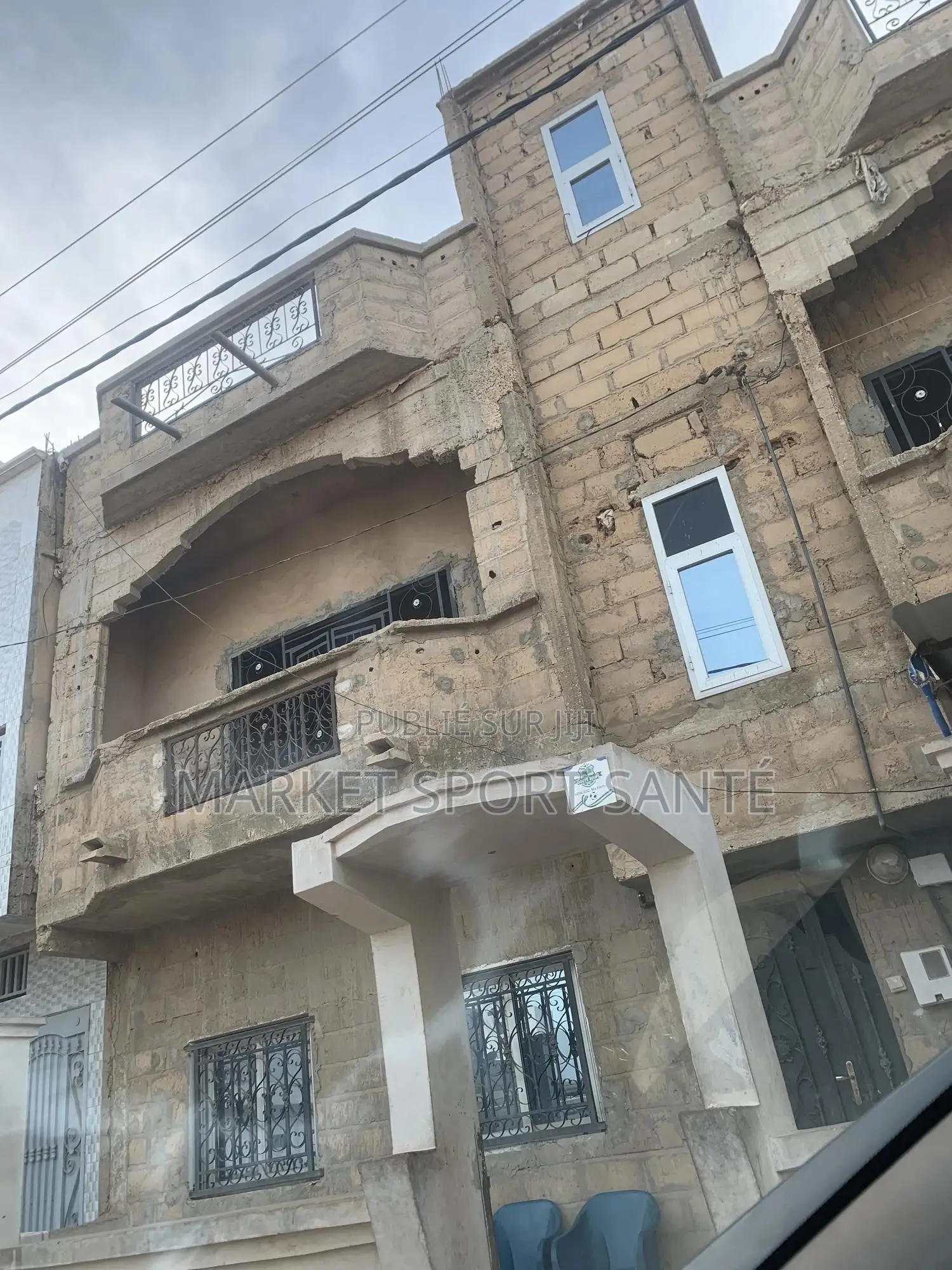 3chbre Villa dans Villa À Vendre, Rufisque à Vendre