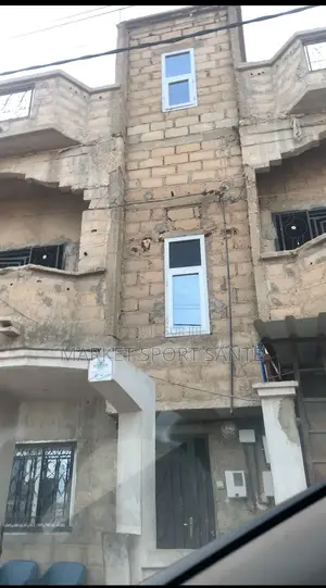 3chbre Villa dans Villa À Vendre, Rufisque à Vendre