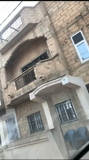 3chbre Villa dans Villa À Vendre, Rufisque à Vendre
