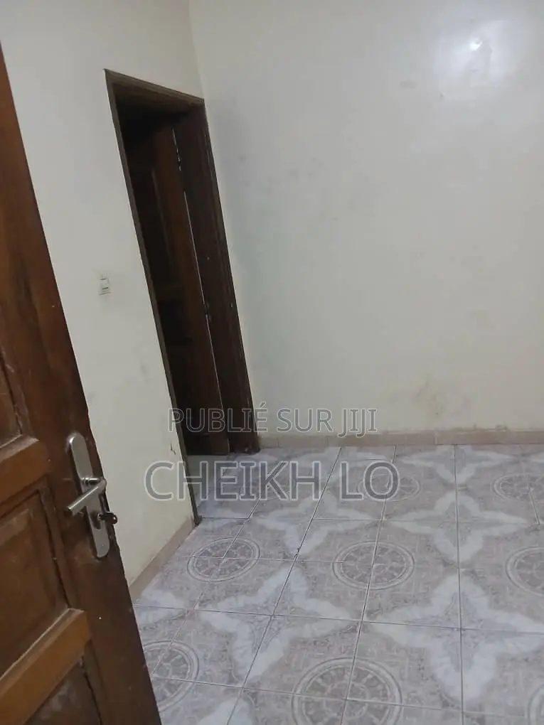 1chbre Chambre et salon dans Cheikh Lo, Yoff à Louer