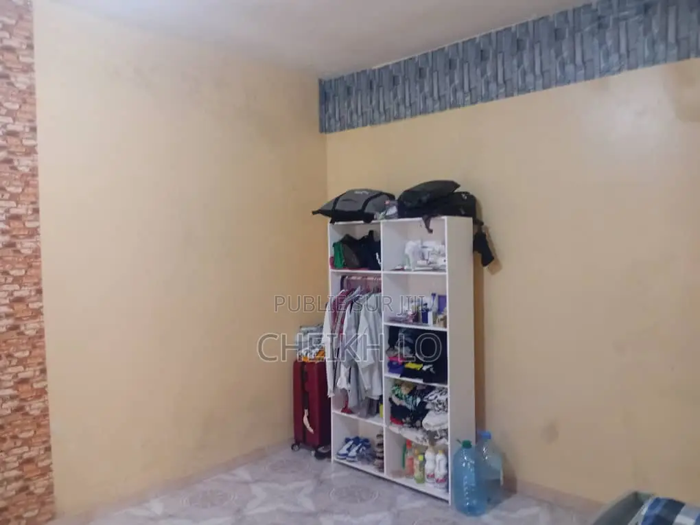 1chbre Chambre et salon dans Cheikh Lo, Yoff à Louer