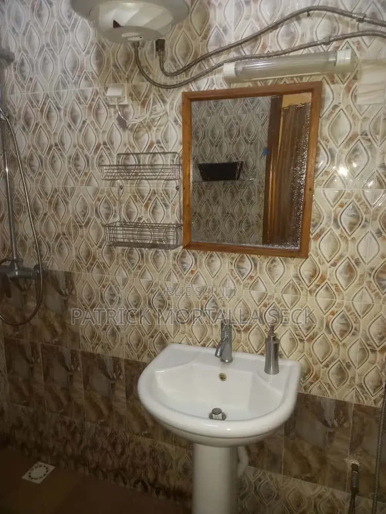 Meublé 2chbre Appartement dans Immeuble Abdou, Mermoz Sacré-Cœur