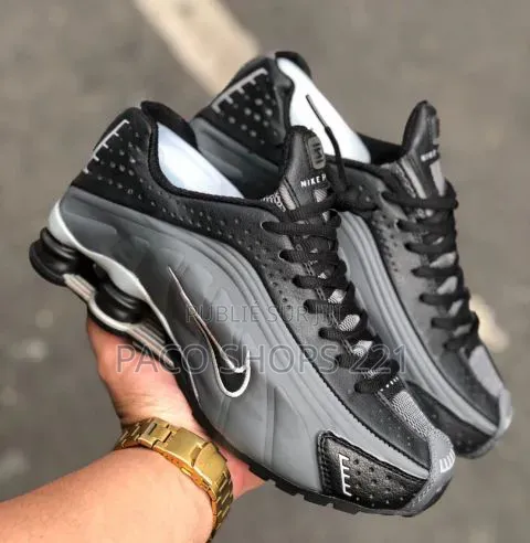 Nike Shox R4