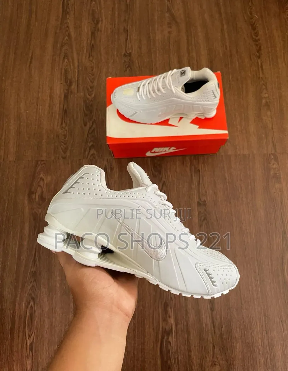 Nike Shox R4