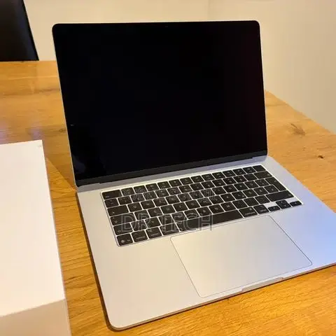 Ordinateur de bureau Apple Mac Pro 4GB Intel Core i7 HDD 512GB