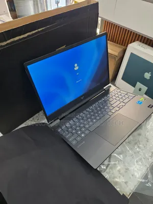 Nouveau Ordinateur portable HP Victus 15 16GB Intel Core i5 SSD 512GB