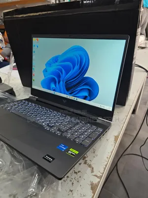 Nouveau Ordinateur portable HP Victus 15 16GB Intel Core i5 SSD 512GB