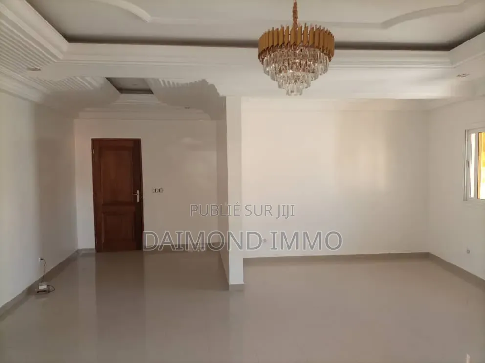 3chbre Appartement dans Daimond Immo, Mermoz Sacré-Cœur à Louer