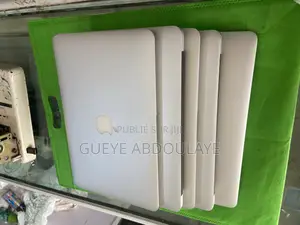 Ordinateur portable Apple MacBook Air 2015 4GB Intel Core i5 SSD 128GB
