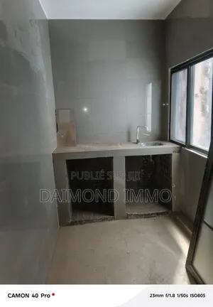 2chbre Appartement dans Appartement F3 À, Yoff à Louer
