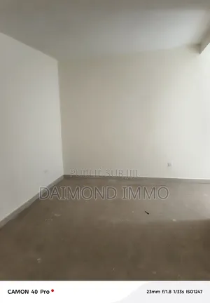 2chbre Appartement dans Appartement F3 À, Yoff à Louer