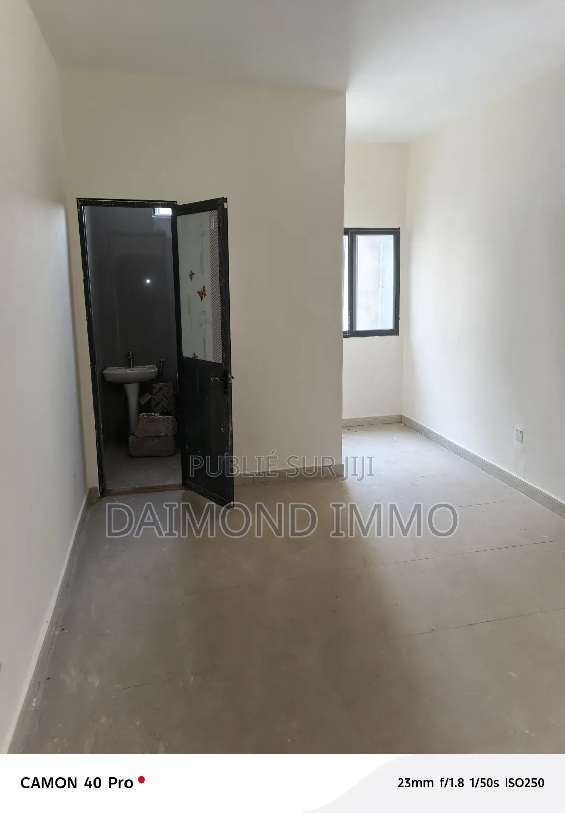2chbre Appartement dans Appartement F3 À, Yoff à Louer