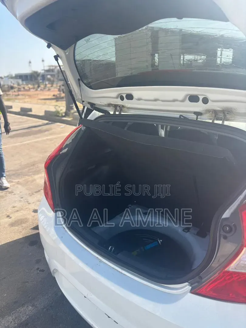 Hyundai Accent 2016 Blanc