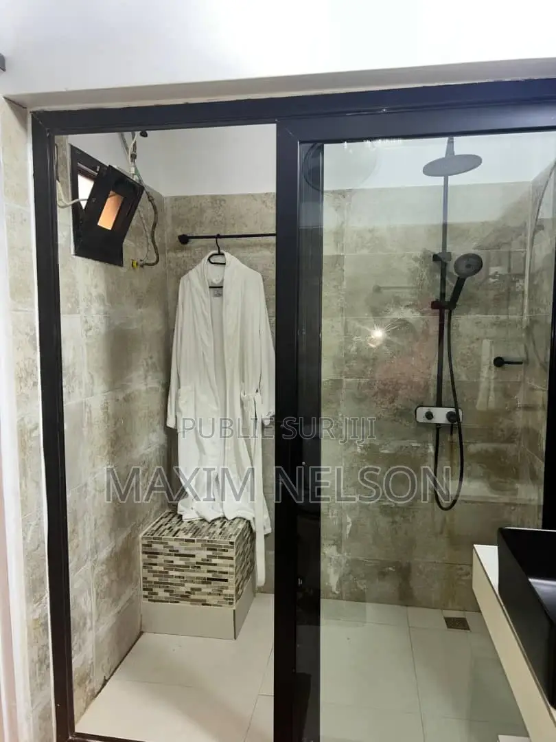 Meublé 1chbre Appartement dans Yoff à Louer