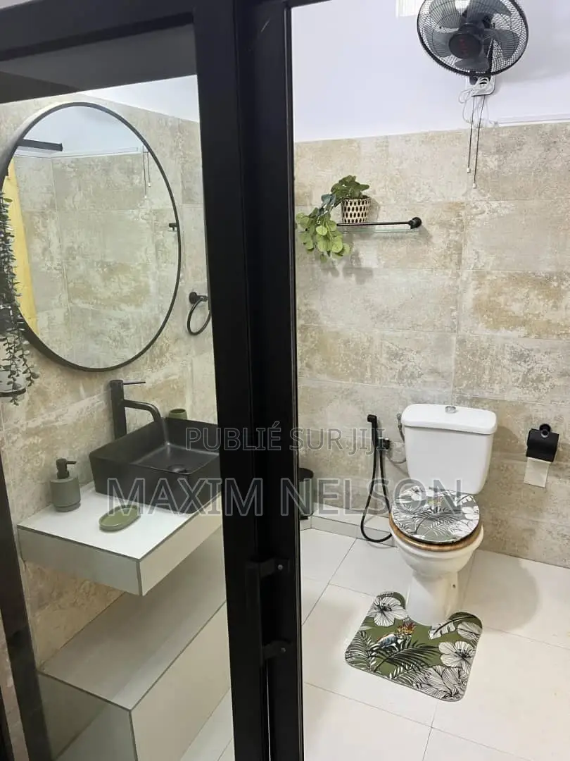 Meublé 1chbre Appartement dans Yoff à Louer