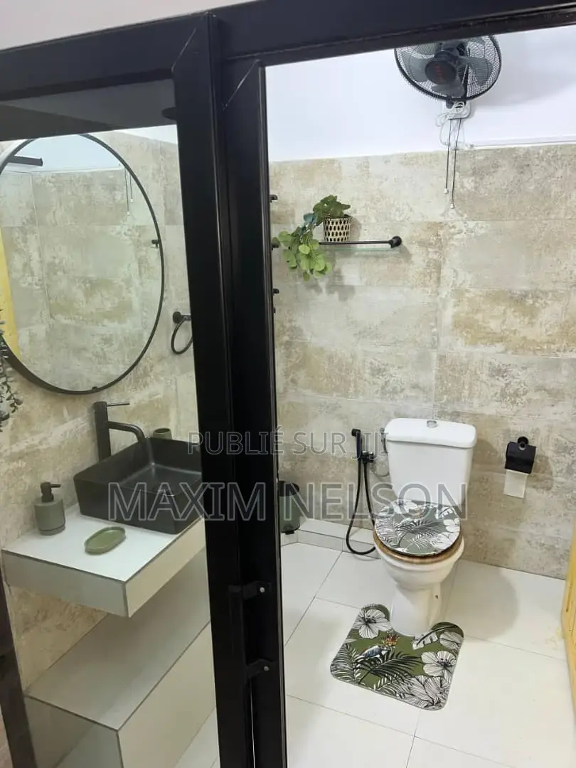 Meublé 1chbre Appartement dans Yoff à Louer