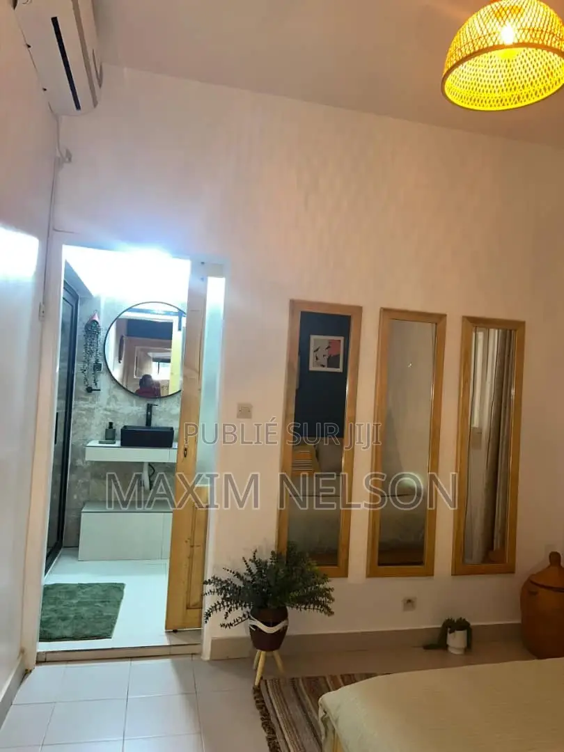 Meublé 1chbre Appartement dans Yoff à Louer