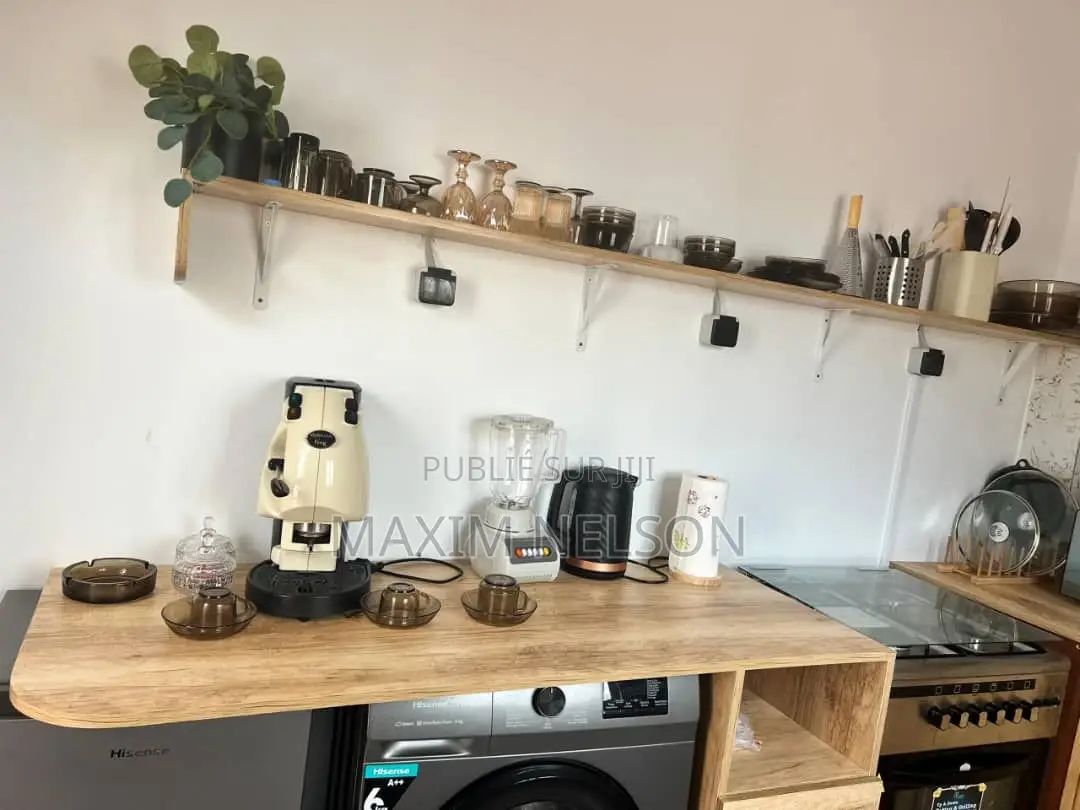 Meublé 1chbre Appartement dans Yoff à Louer