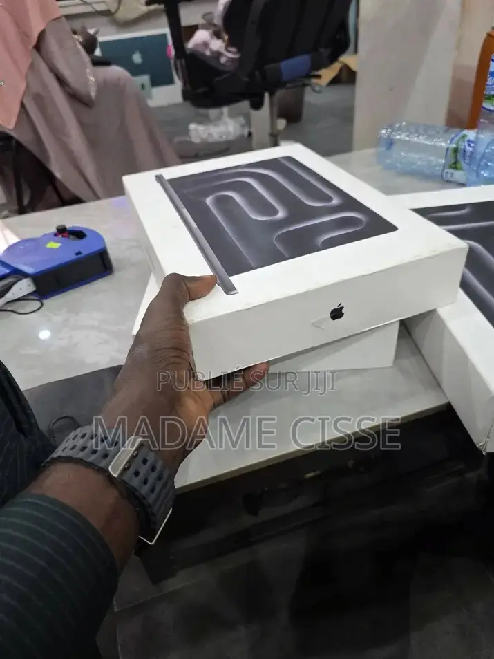Nouveau Ordinateur portable Apple MacBook Pro 36GB Apple M4 Pro SSD 1T