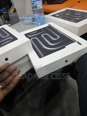 Nouveau Ordinateur portable Apple MacBook Pro 36GB Apple M4 Pro SSD 1T
