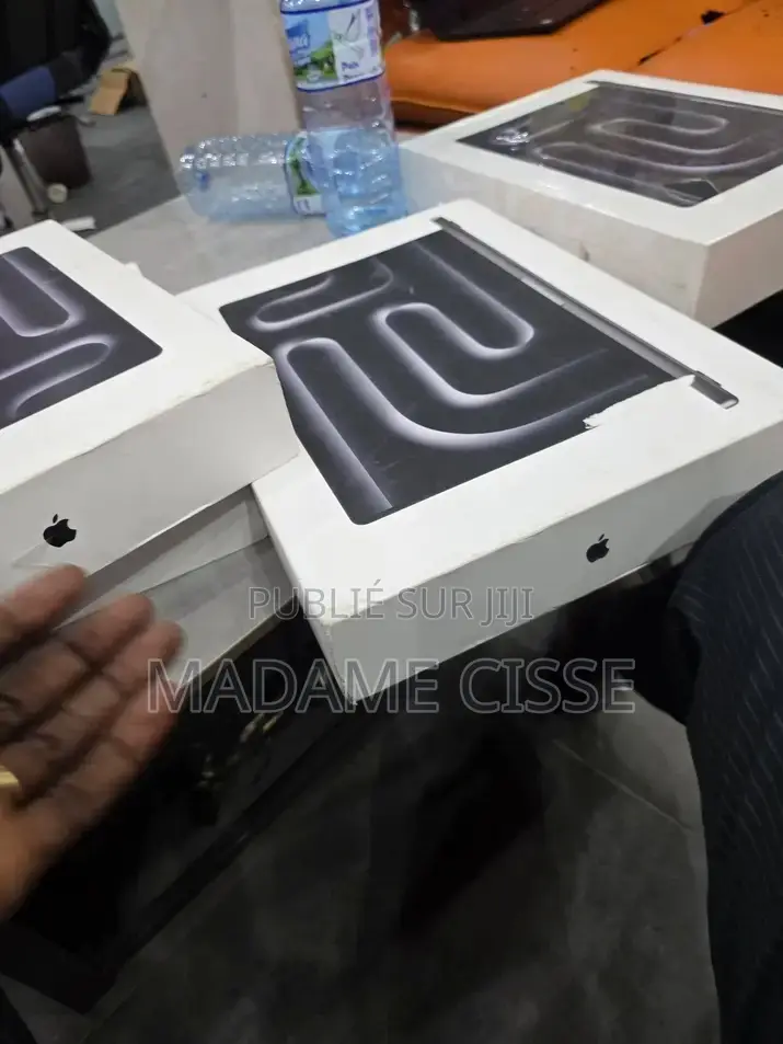 Nouveau Ordinateur portable Apple MacBook Pro 36GB Apple M4 Pro SSD 1T