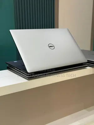 Nouveau Dell XPS 15 9560 16GB Intel Core i7 SSD 512GB