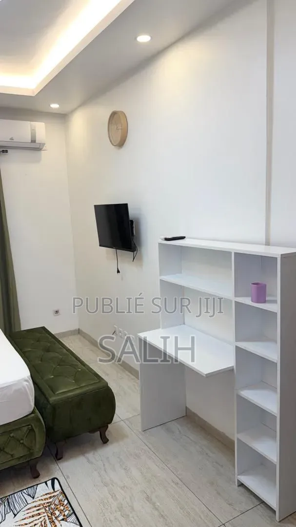 Meublé 1chbre Appartement dans Salih-Immo Et, Fann-Point E-Amitié