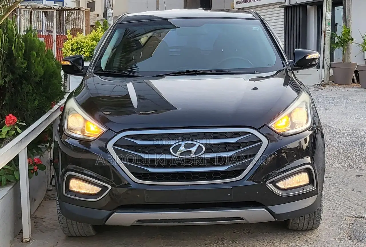 Hyundai Santa Fe GLS 4dr SUV (3.3L 6cyl 6A) 2014 Noir