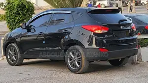 Hyundai Santa Fe GLS 4dr SUV (3.3L 6cyl 6A) 2014 Noir