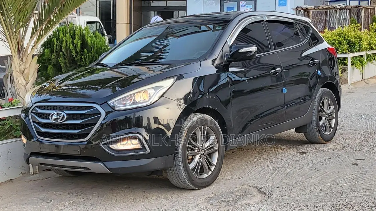Hyundai Santa Fe GLS 4dr SUV (3.3L 6cyl 6A) 2014 Noir