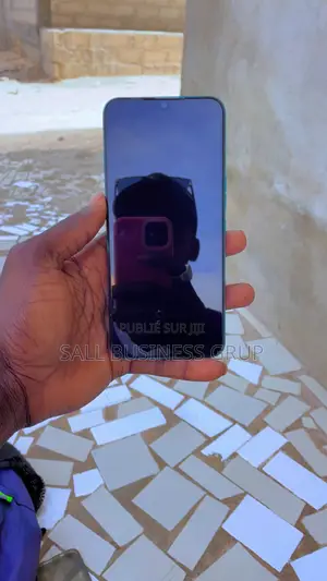 Tecno Spark 8 64 GB Bleu