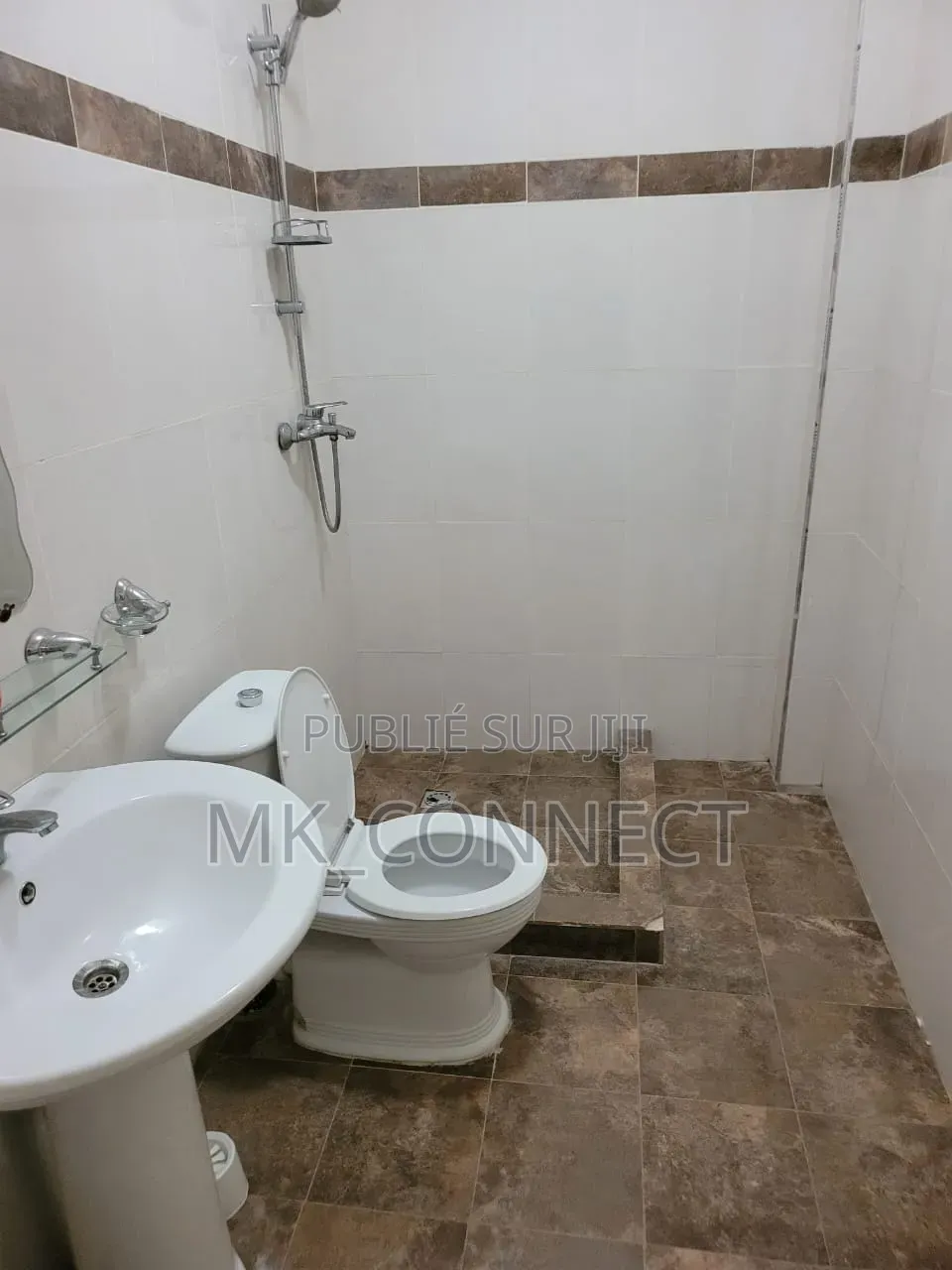 Meublé 2chbre Appartement dans Diagne Immo, Grand Dakar à Vendre