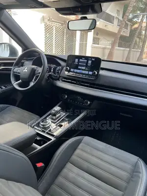 Mitsubishi Outlander 2023 Blanc