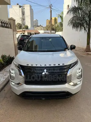 Mitsubishi Outlander 2023 Blanc