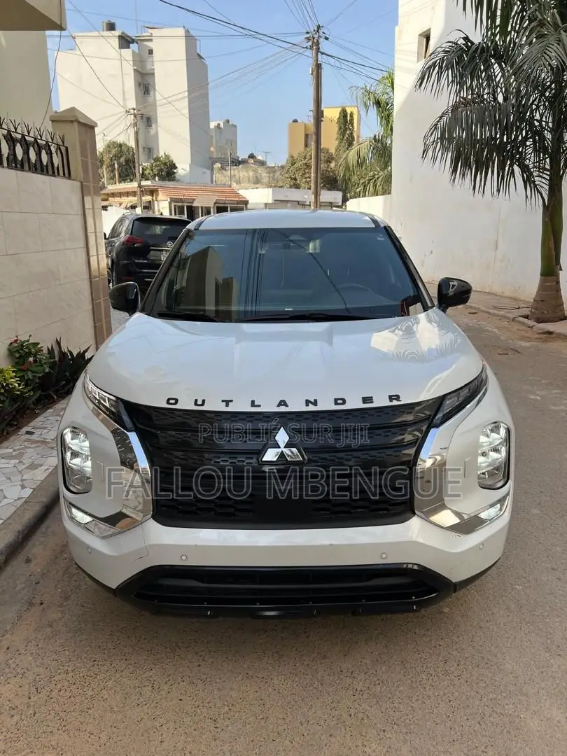Mitsubishi Outlander 2023 Blanc