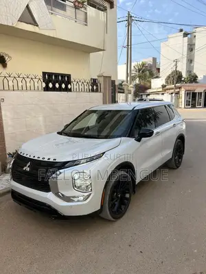 Mitsubishi Outlander 2023 Blanc
