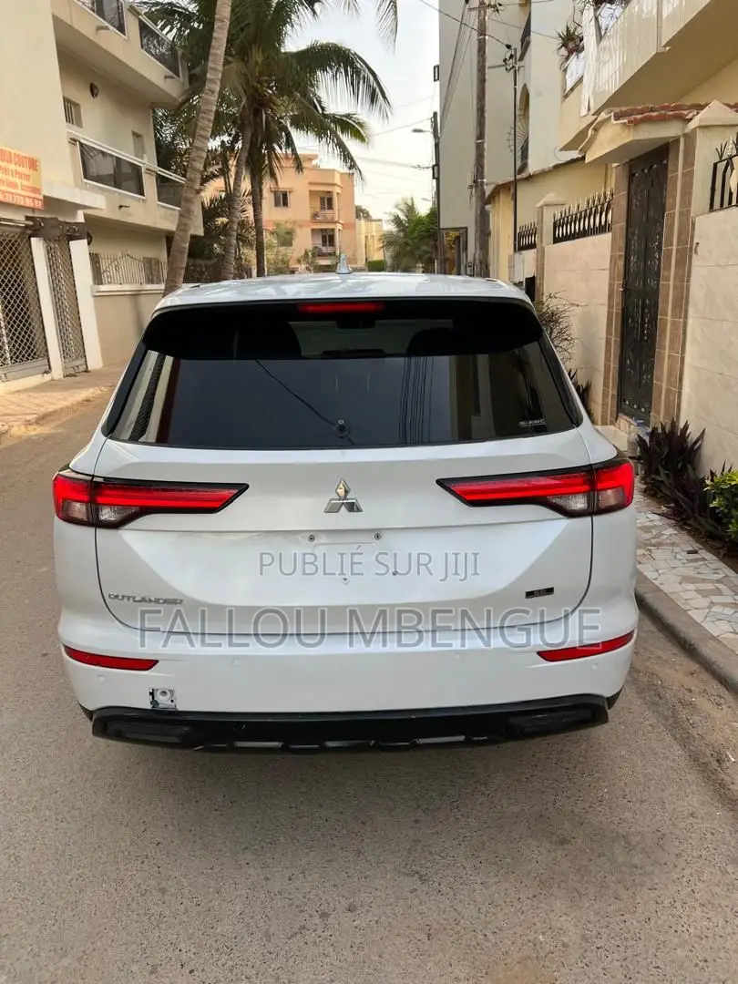 Mitsubishi Outlander 2023 Blanc