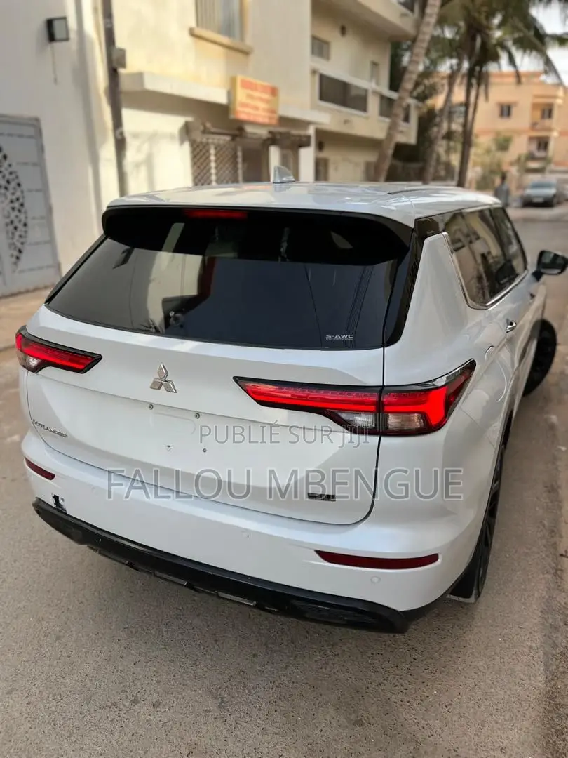 Mitsubishi Outlander 2023 Blanc