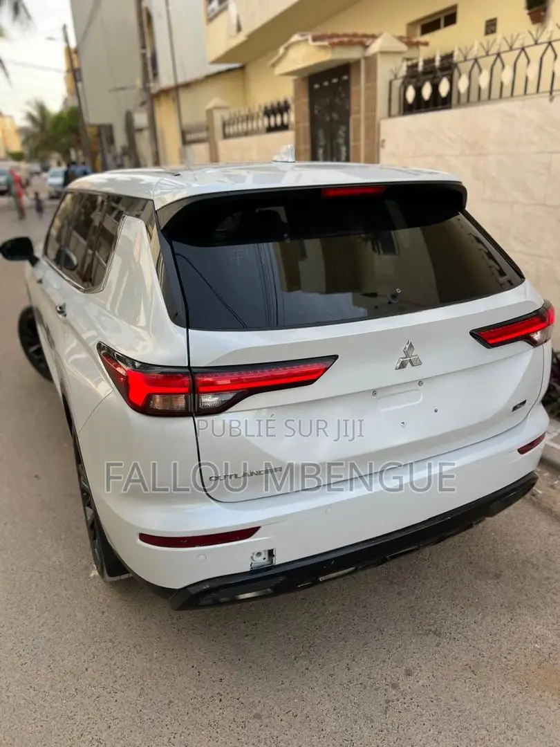 Mitsubishi Outlander 2023 Blanc