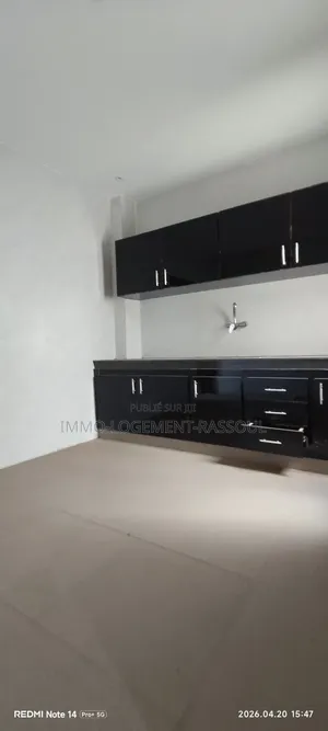 3chbre Appartement dans , Dieuppeul-Derklé à Louer