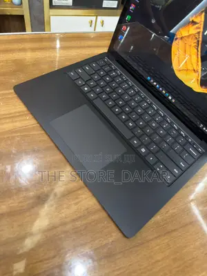 Nouveau Microsoft Surface Laptop 3 16GB Intel Core i7 SSD 256GB