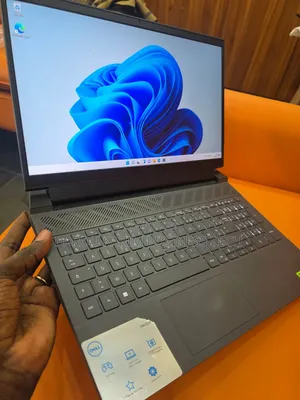 Nouveau Ordinateur portable Dell G15 5511 32GB Intel Core i7 SSD 512GB